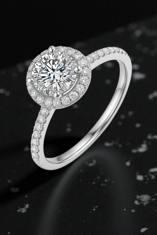 Classic Round Halo Diamond Engagement Ring 1ct
