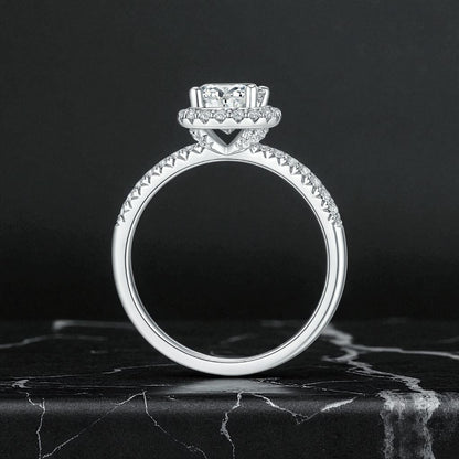 Classic Round Halo Diamond Engagement Ring 1ct